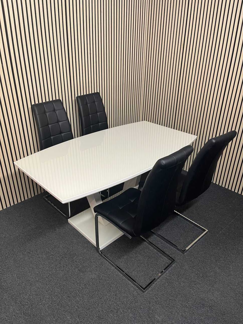 High polished glass modern dining table with 4 no. matching leather cantilever chairs 1325