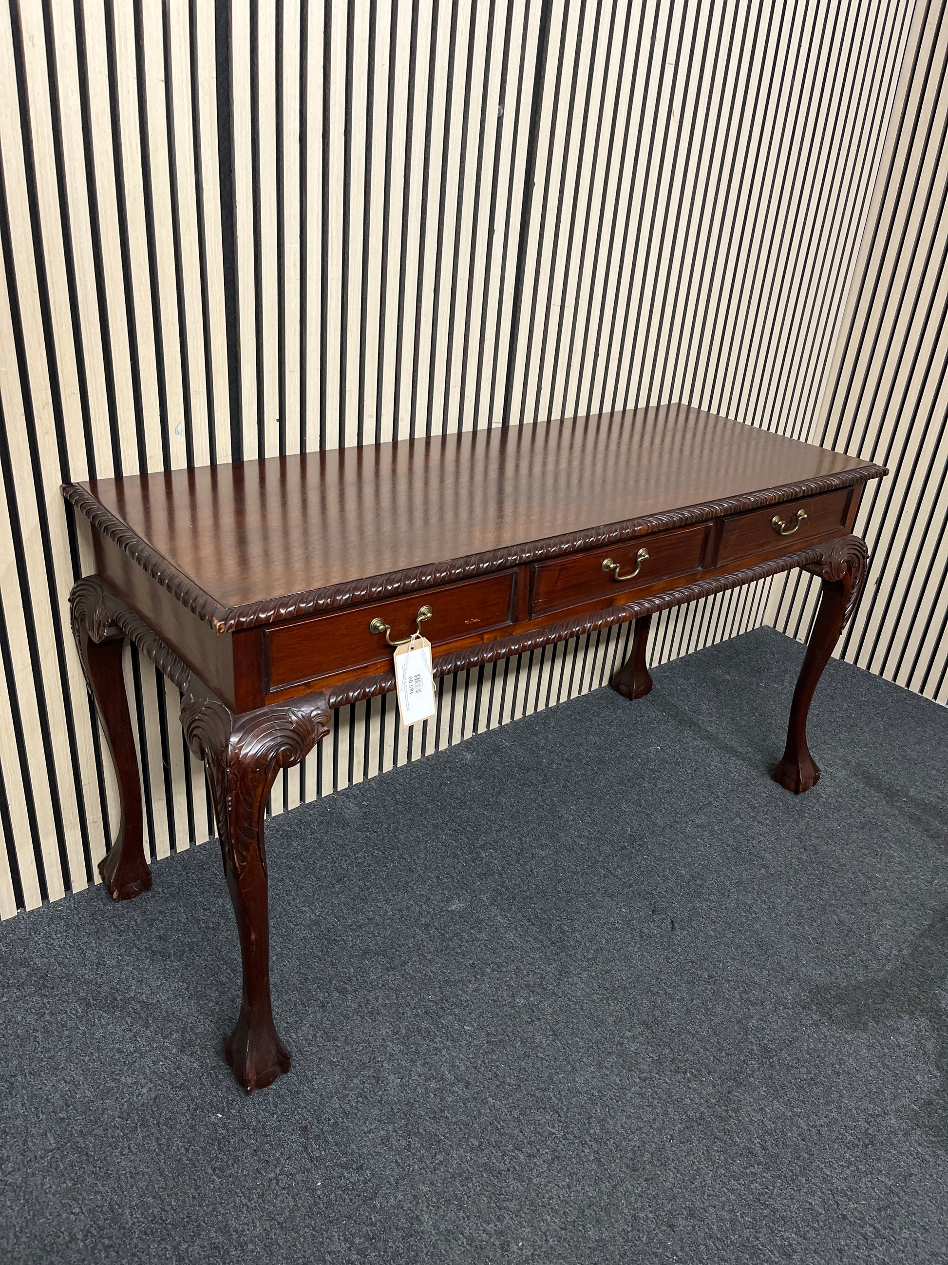 Rossmore mahogany carved detail 3 drawer console table with brass handles (H 80 x W 140 x D 54 cm) 3126