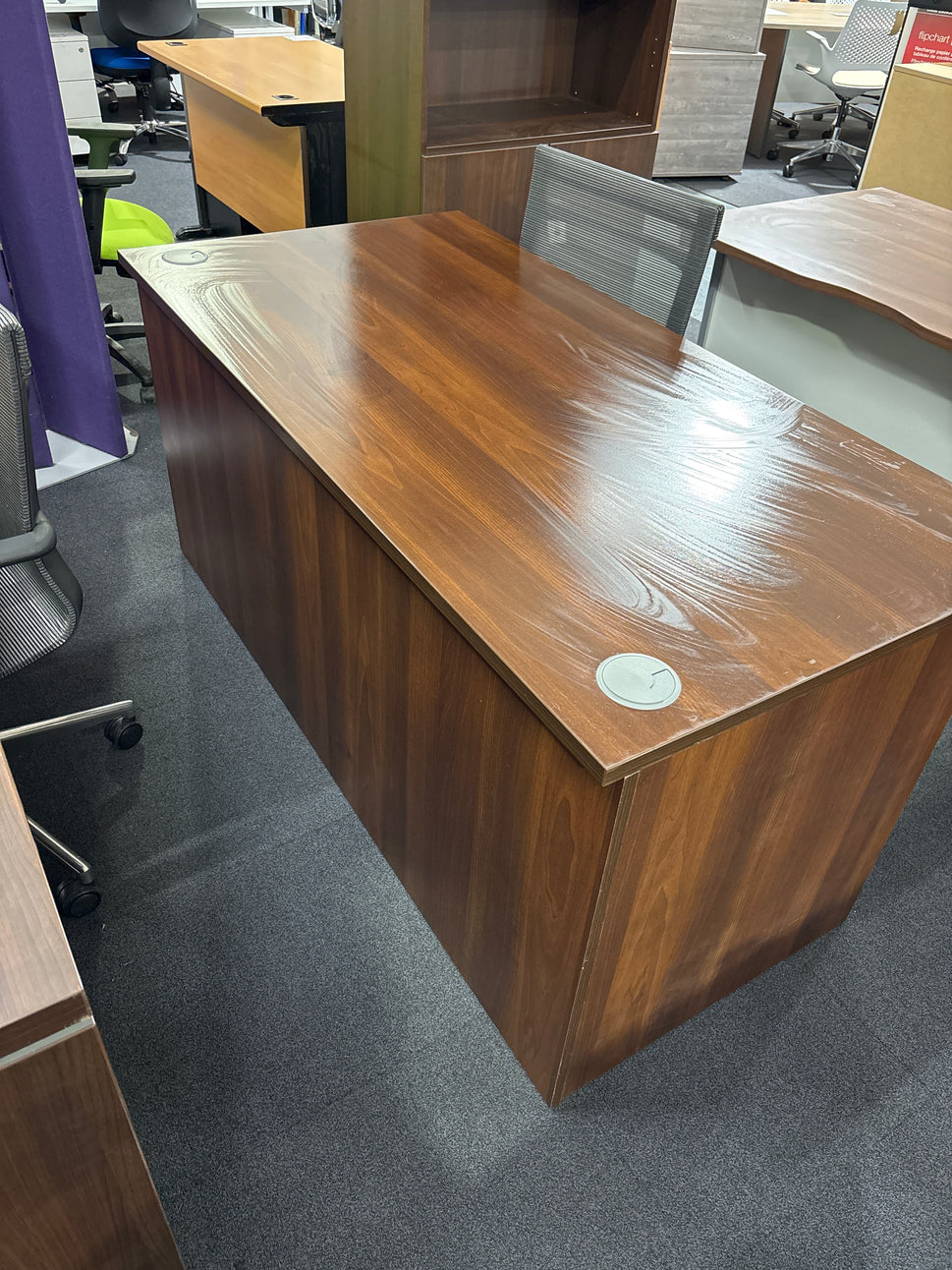 1600x800 walnut panel straight executive desk with panel legs