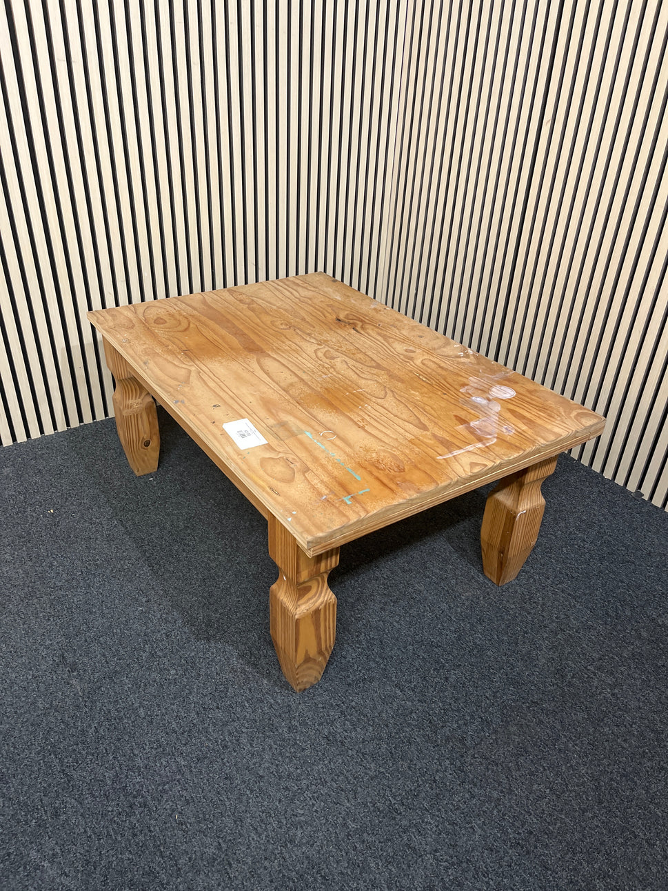 Solid pine low rectangular coffee table (H 46 x W 107 x D 73 cm) 3325
