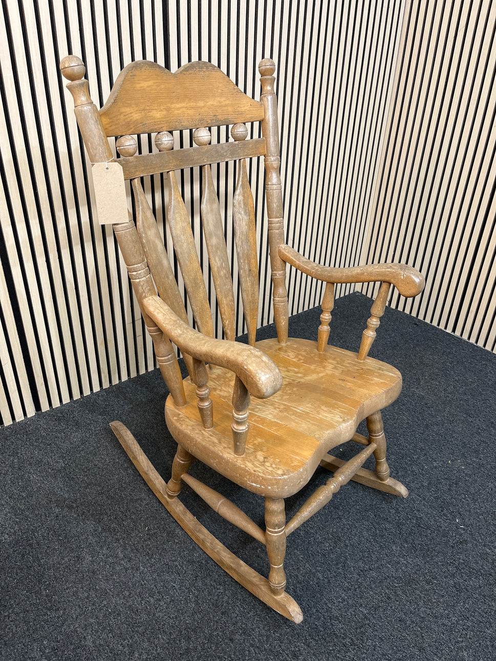 Solid high back rocking chair 1126