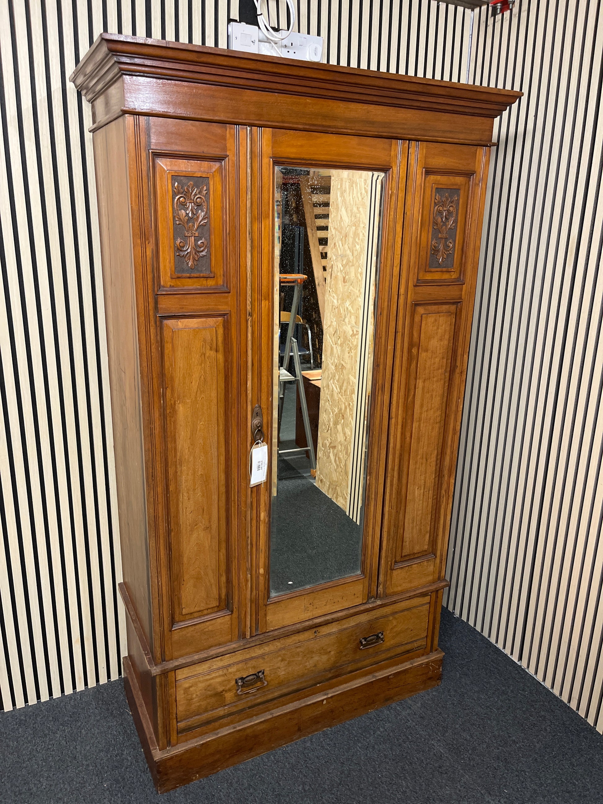 Antique dark mahogany tall ornate single door wardrobe with details (H 200 x W 112 x D 50 cm) 1425