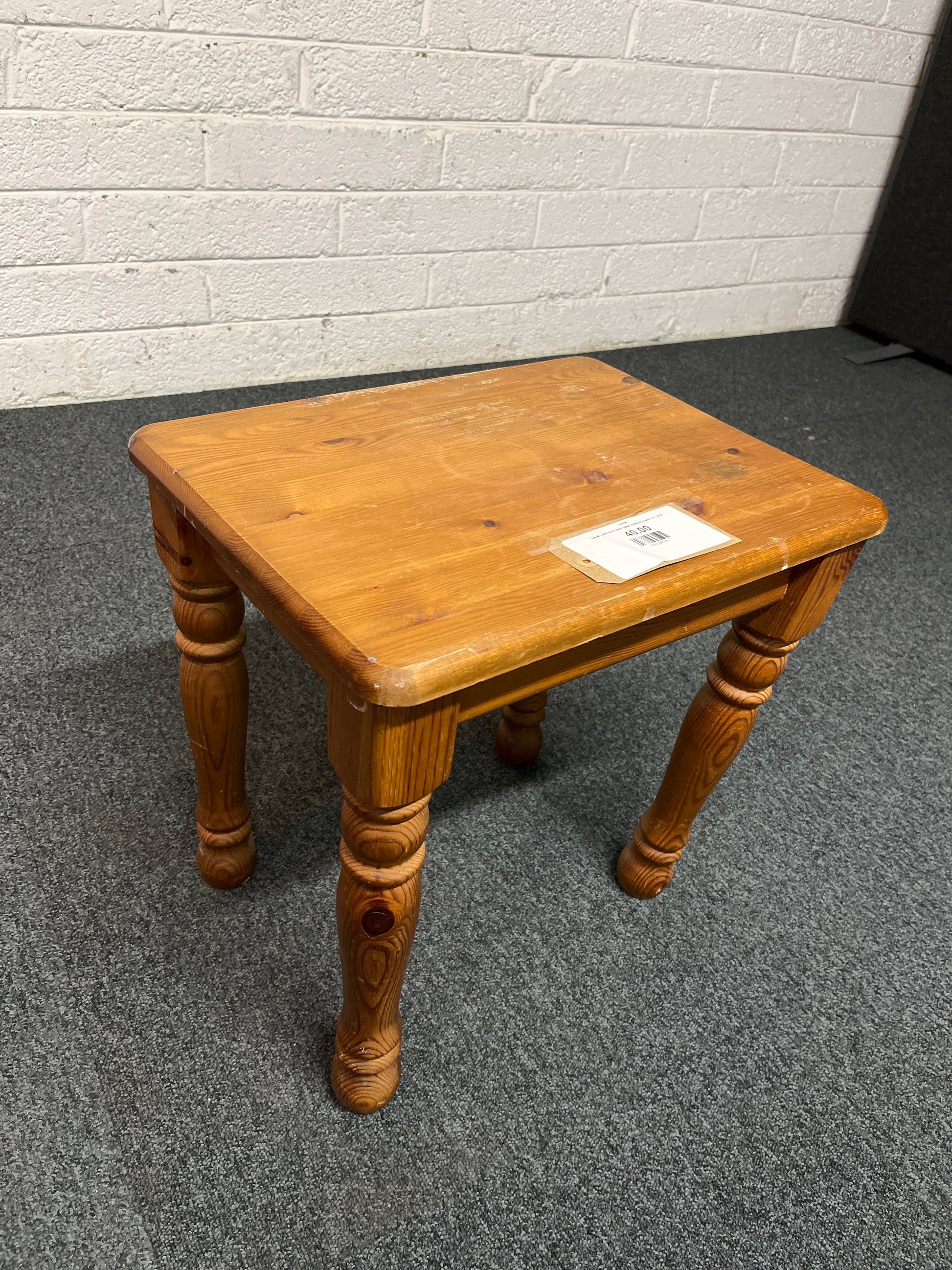 Small solid pine lamp table 33Wx43Dx44H cm 2225