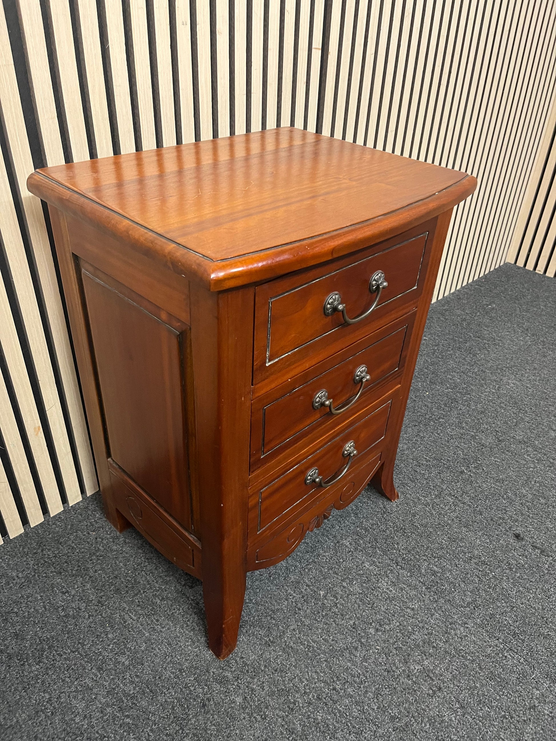 Rosewood mahogany bown fronted 3 drawer bedside locker (H 67 x W 50 x D 49 cm) 3126