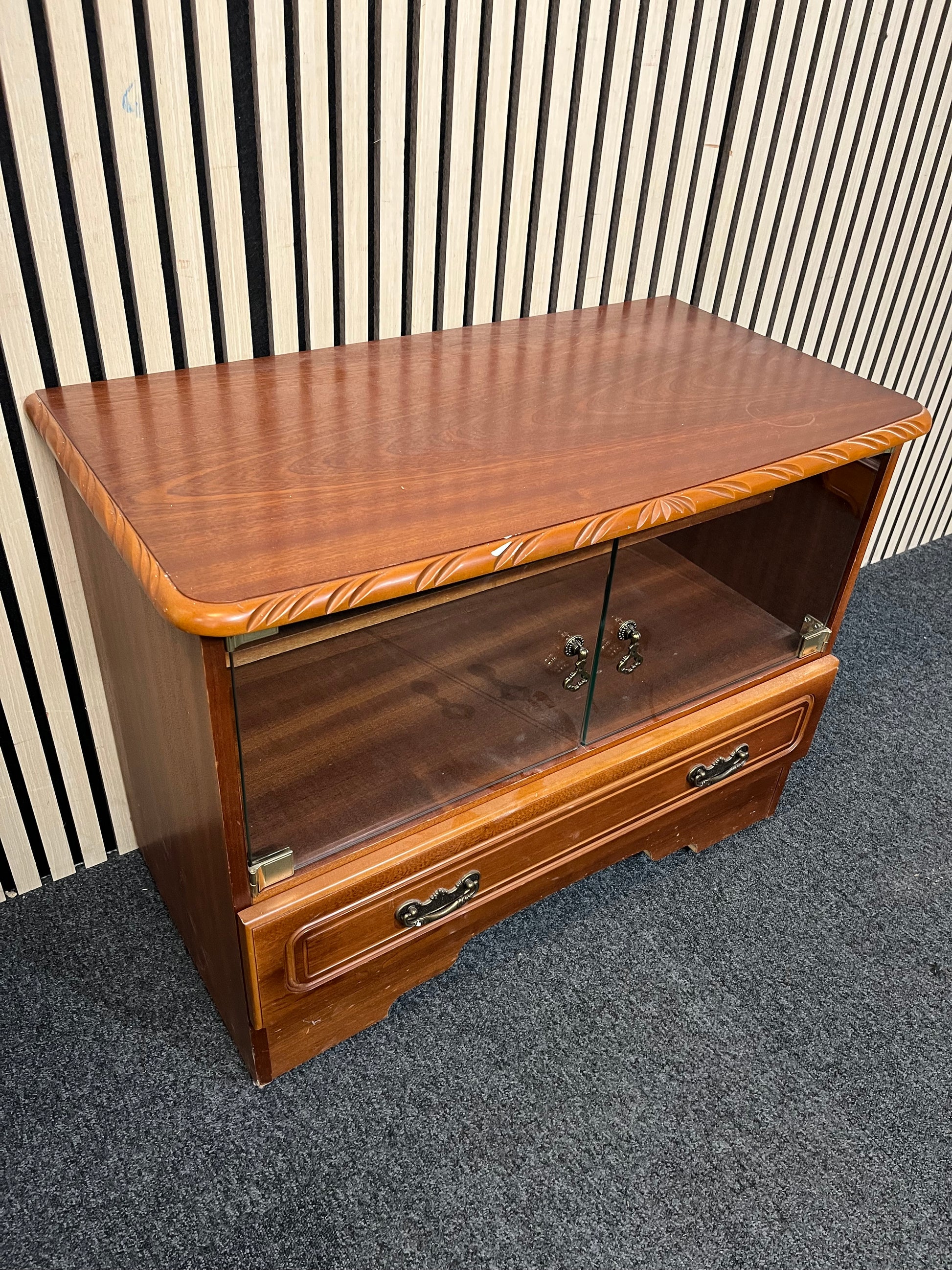 Rossmore mahogany rope effect edging two glass door one drawer tv unit (H 62 x W 79 x D 43 cm) 1126