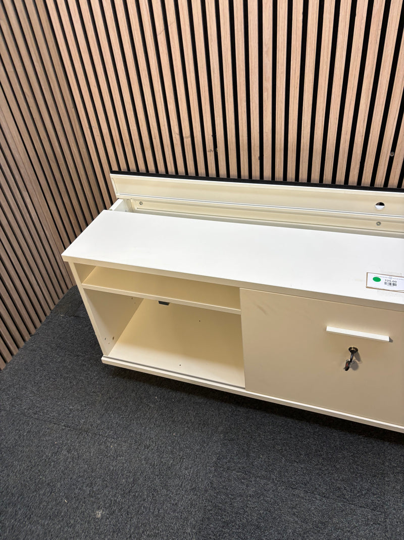 2 sliding door low white storage unit (H 60 x W 180 x D 44 cm)