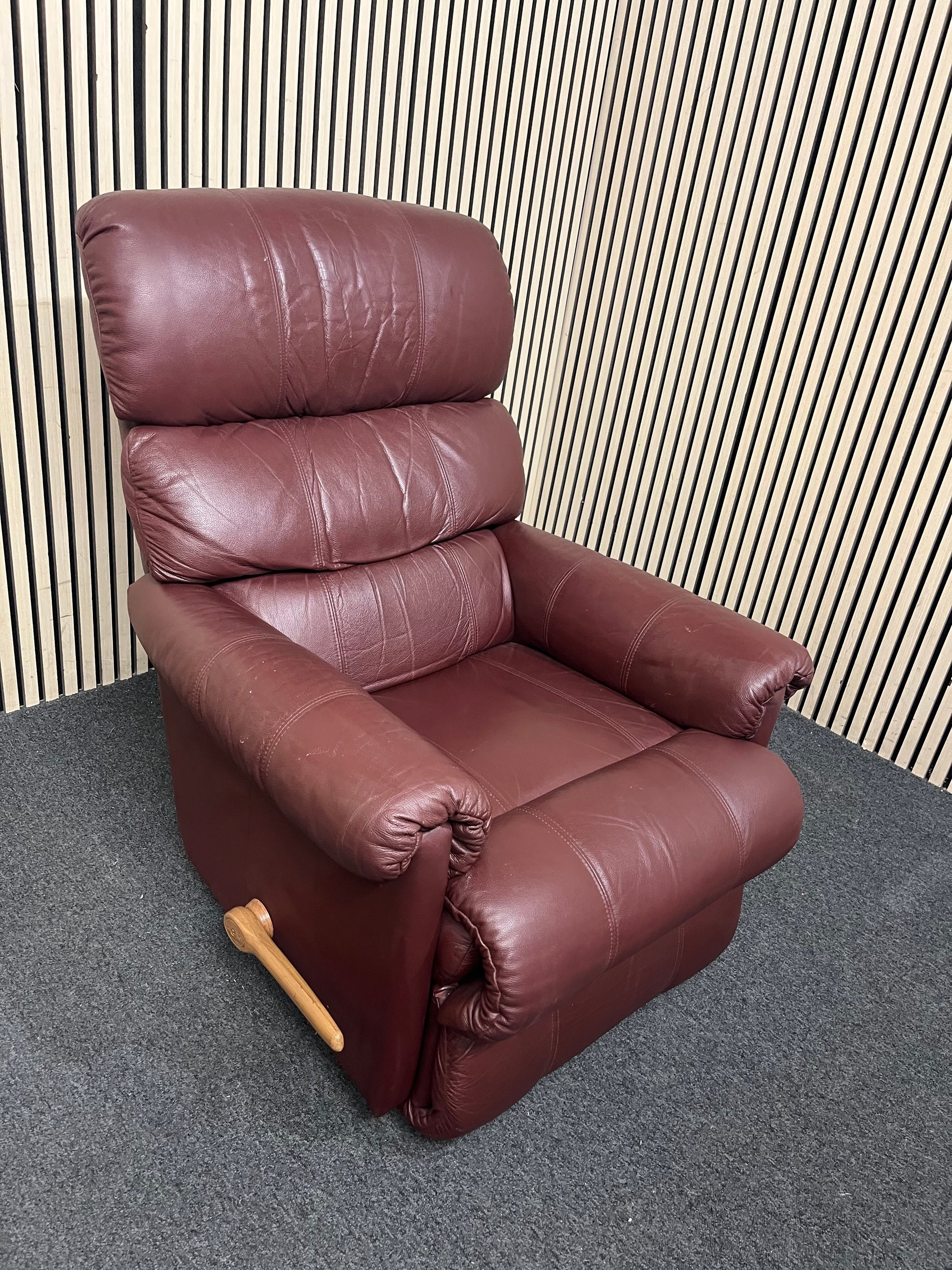 High back brown leather recliner armchair 43719
