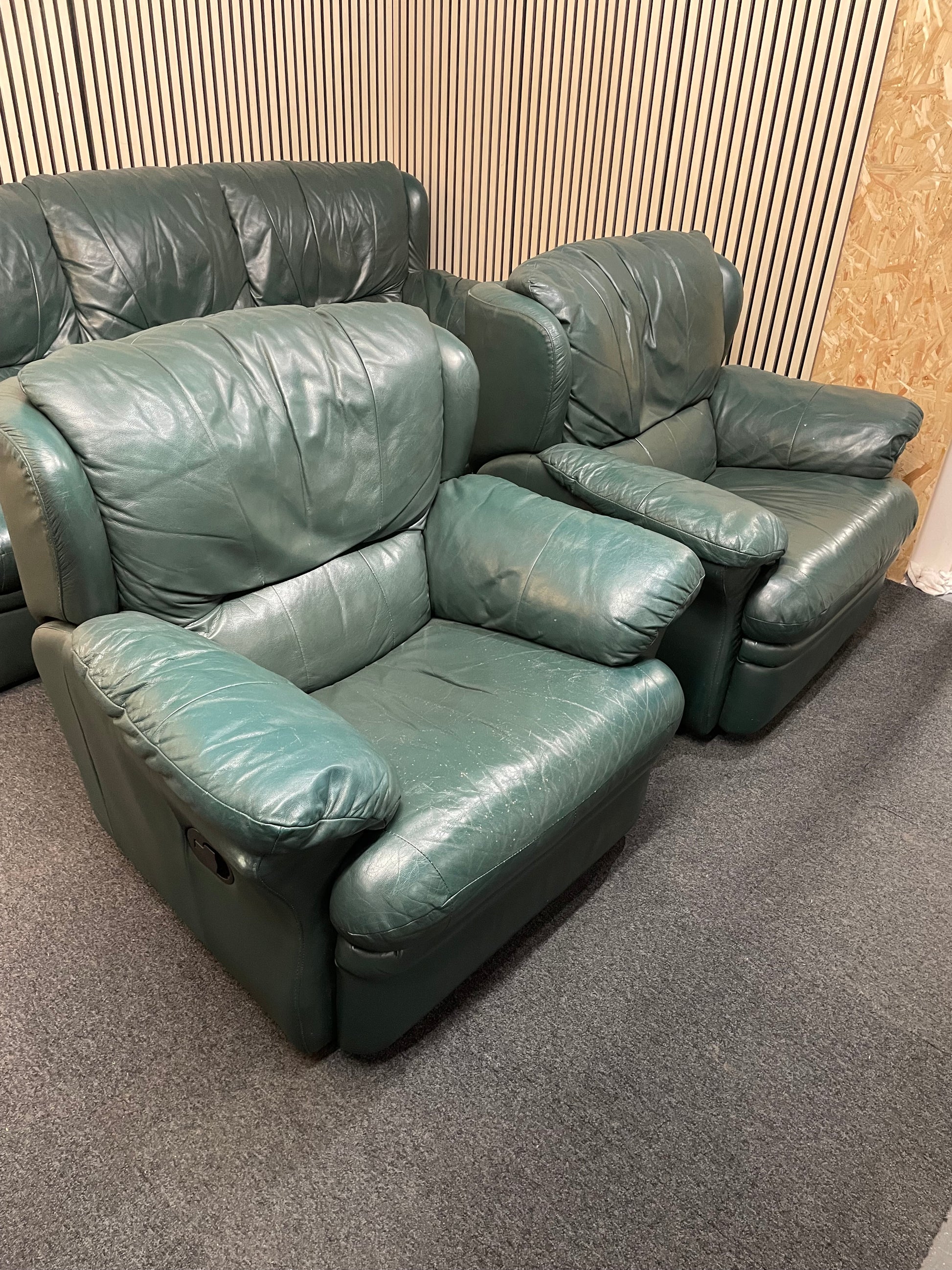 3+1+1 dark green soft leather suite 2425