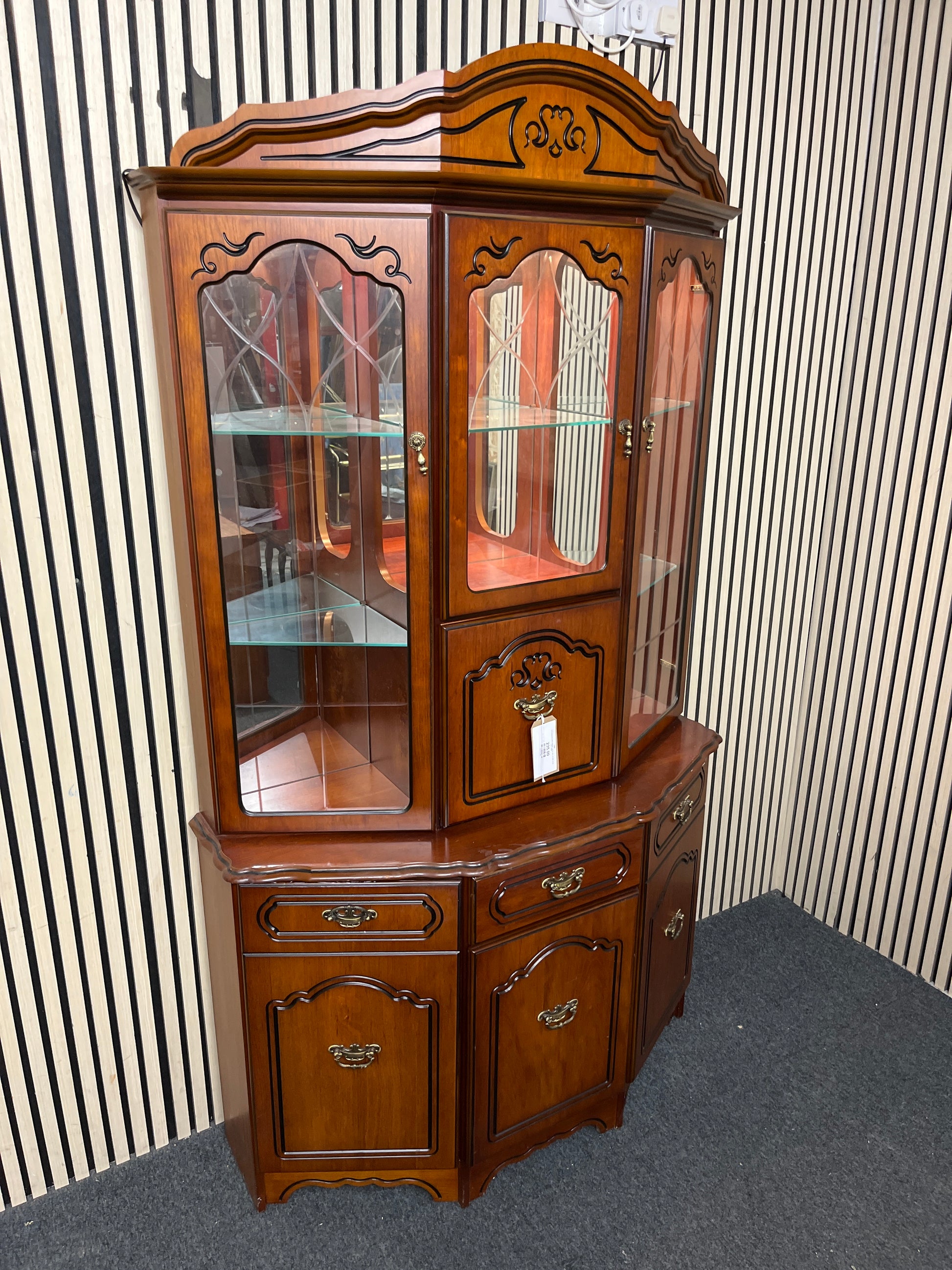 Tall mahogany glass display unit (H 184 x W 108 x D 43 cm) 43990