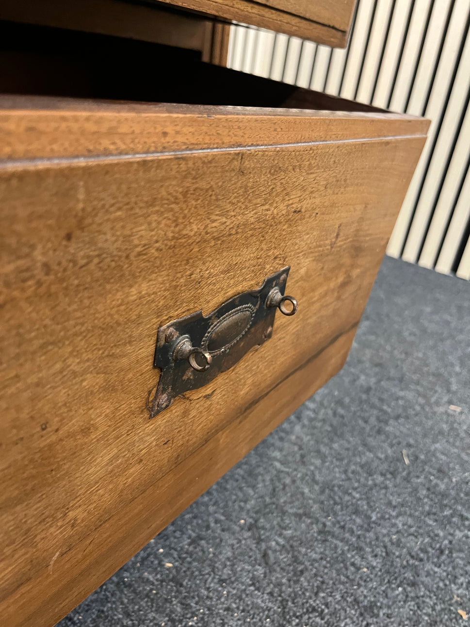 Antique 2+2 drawer mahogany chest of drawers with dressing mirror (H 155 x W 107 x D 48 cm) 1425