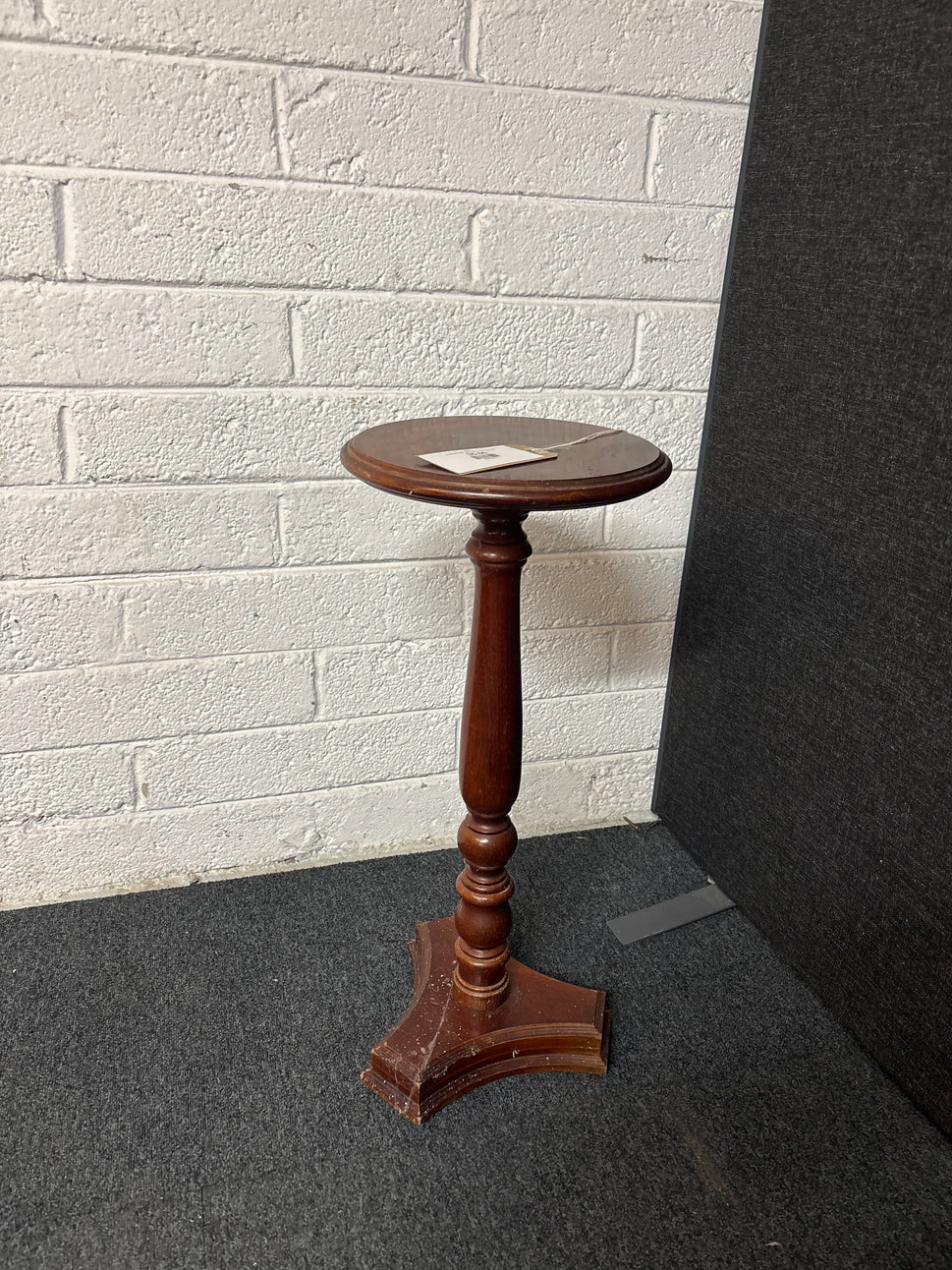 Small mahogany plant stand, circle top 3225