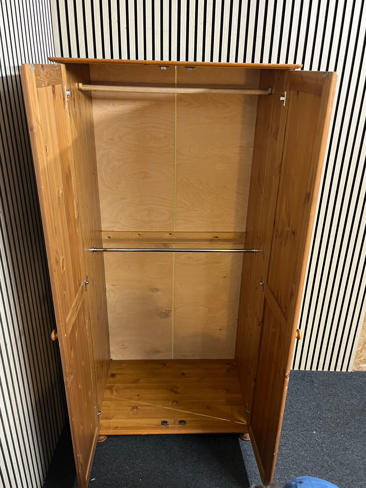 Solid pine double wardrobe (H 178 x W 51 x D 51cm) 44332