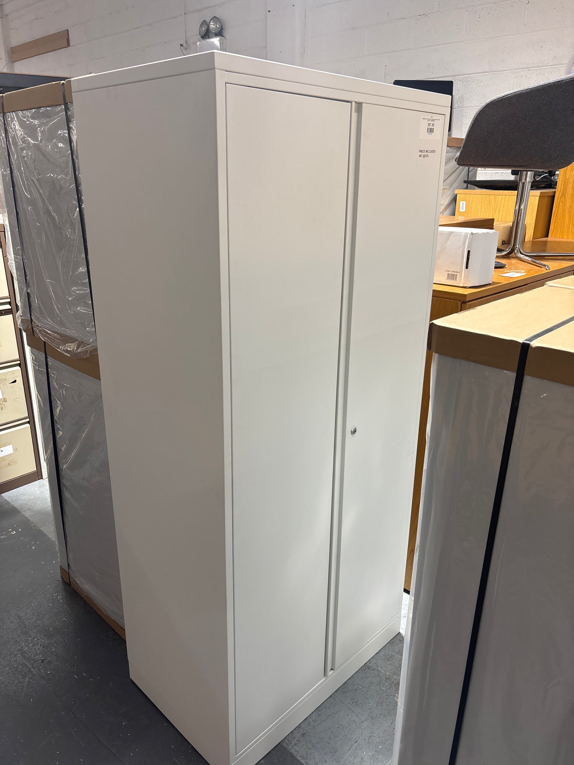 NEW Bisley Tall metal 2 door storage unit with keys and shelves. 174Hx80Wx51D