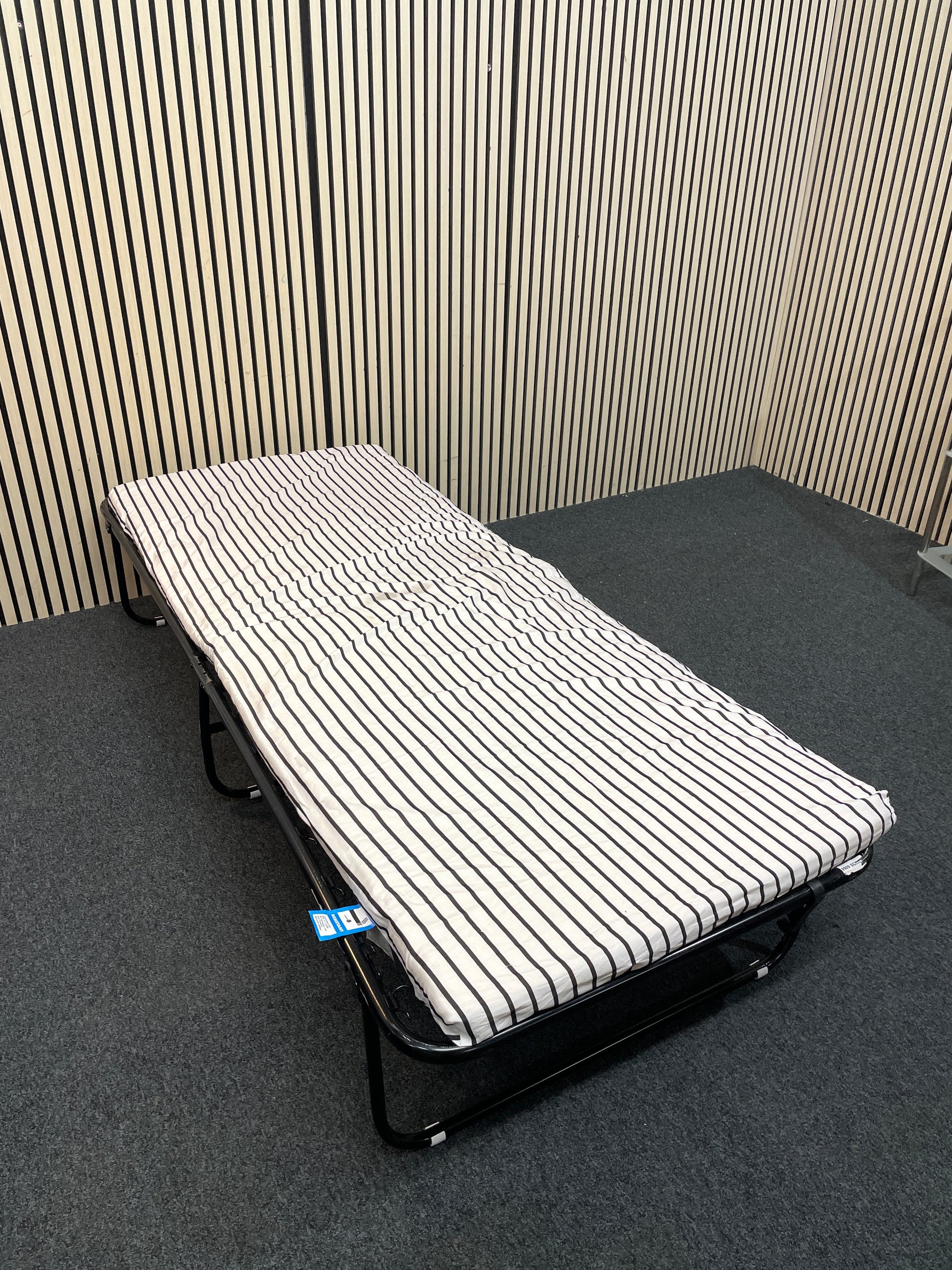 Folding metal single camper bed 1126