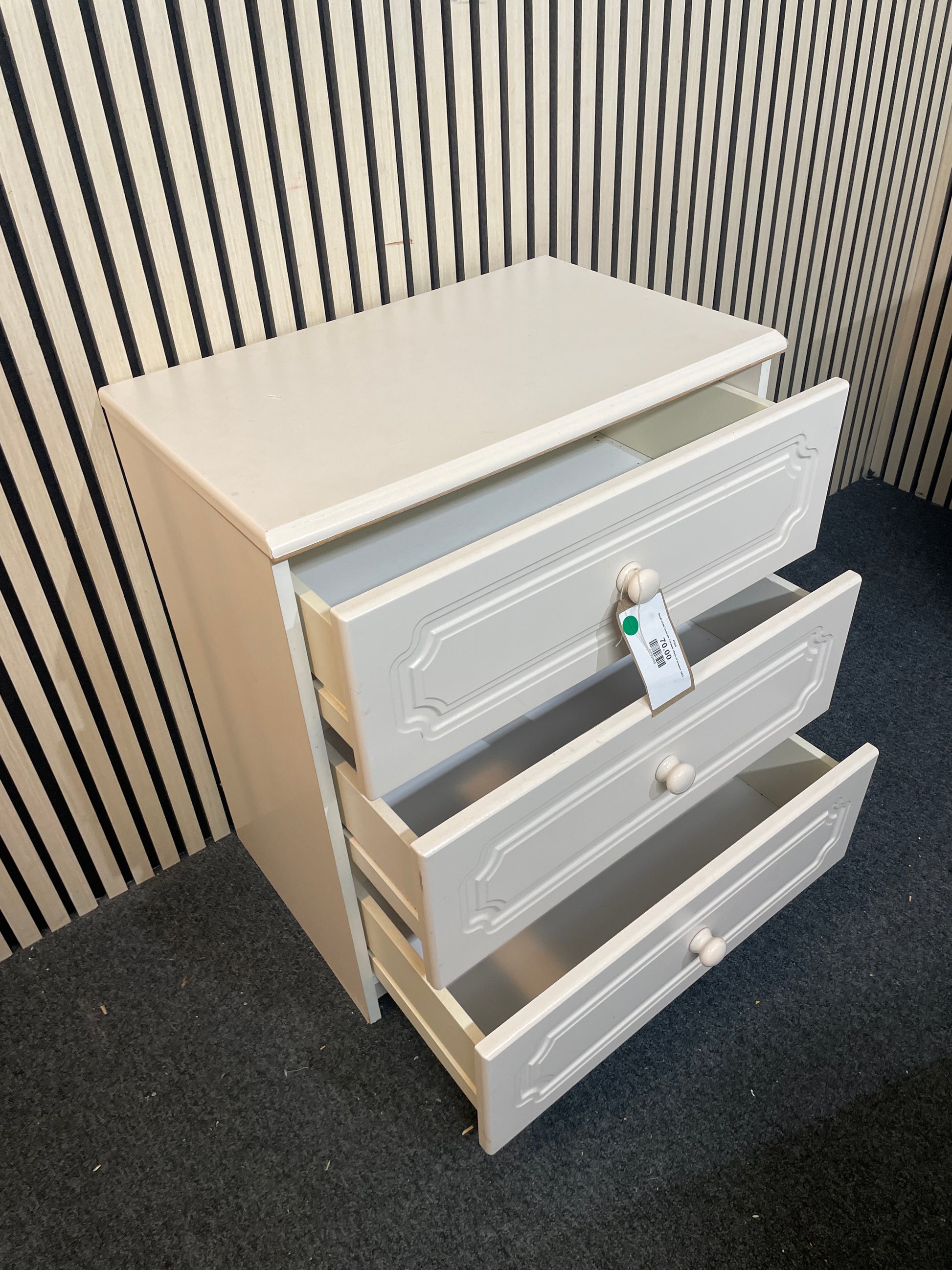 Small white laminate 3 drawer chest of drawers 2425
