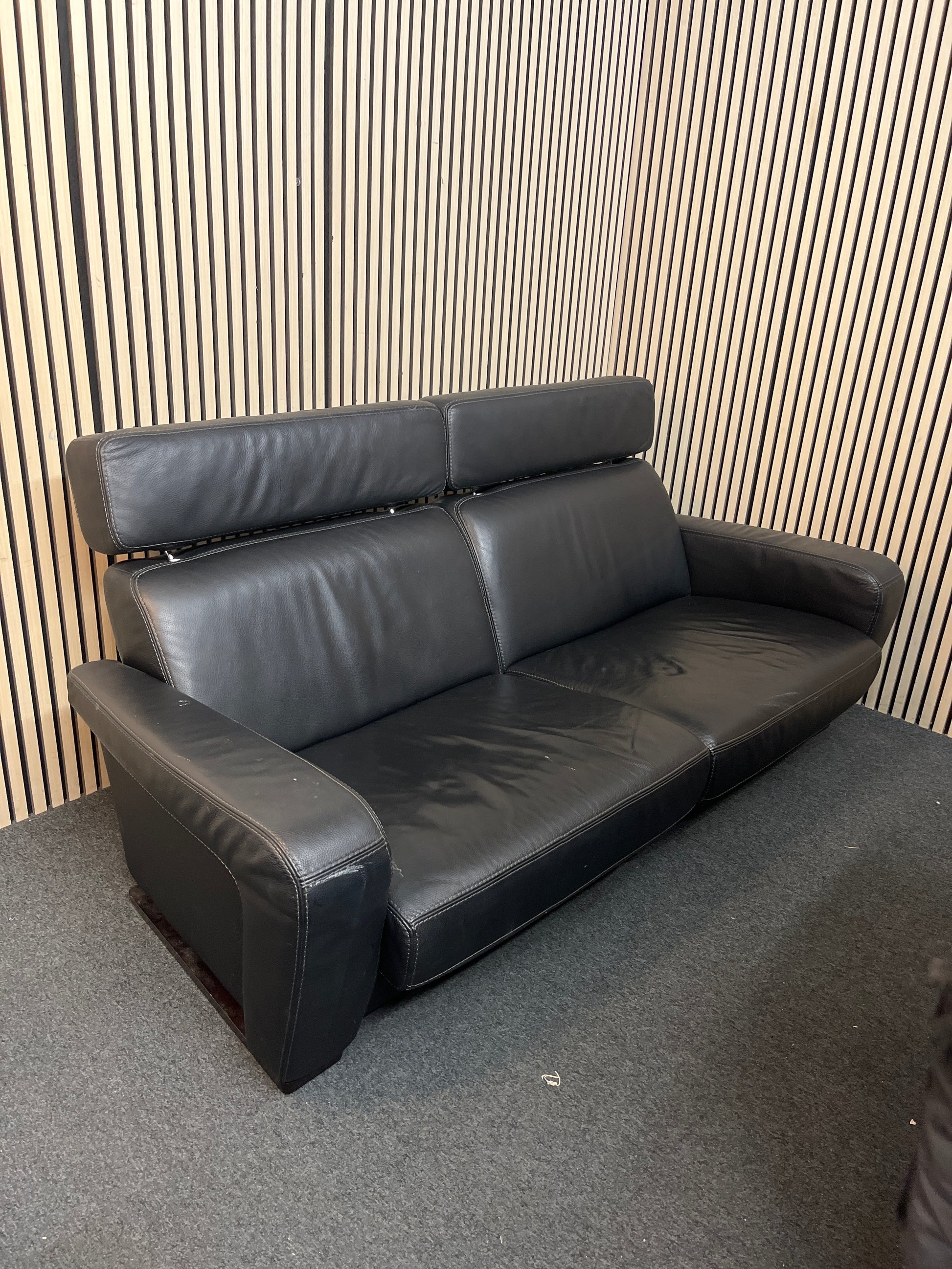 3+1 Black leather recliner suite 43384