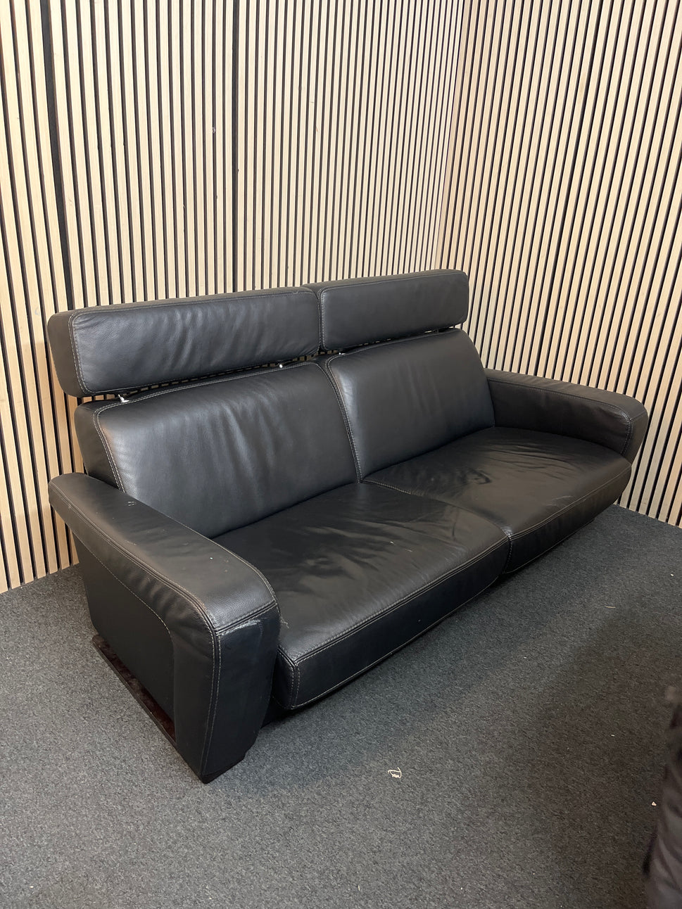 3+1 Black leather recliner suite 43384