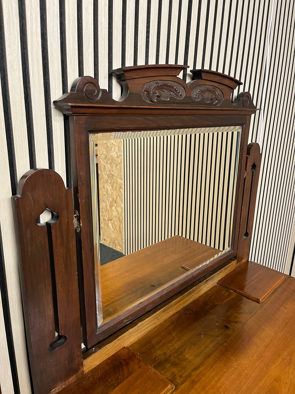 Antique 2+2 drawer mahogany chest of drawers with dressing mirror (H 155 x W 107 x D 48 cm) 1425