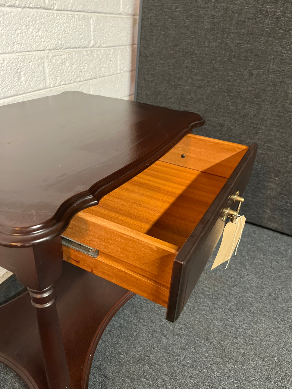 Rossmore mahogany 1 drawer bedside table (H 61 x W 64 x D 48 cm) 2225