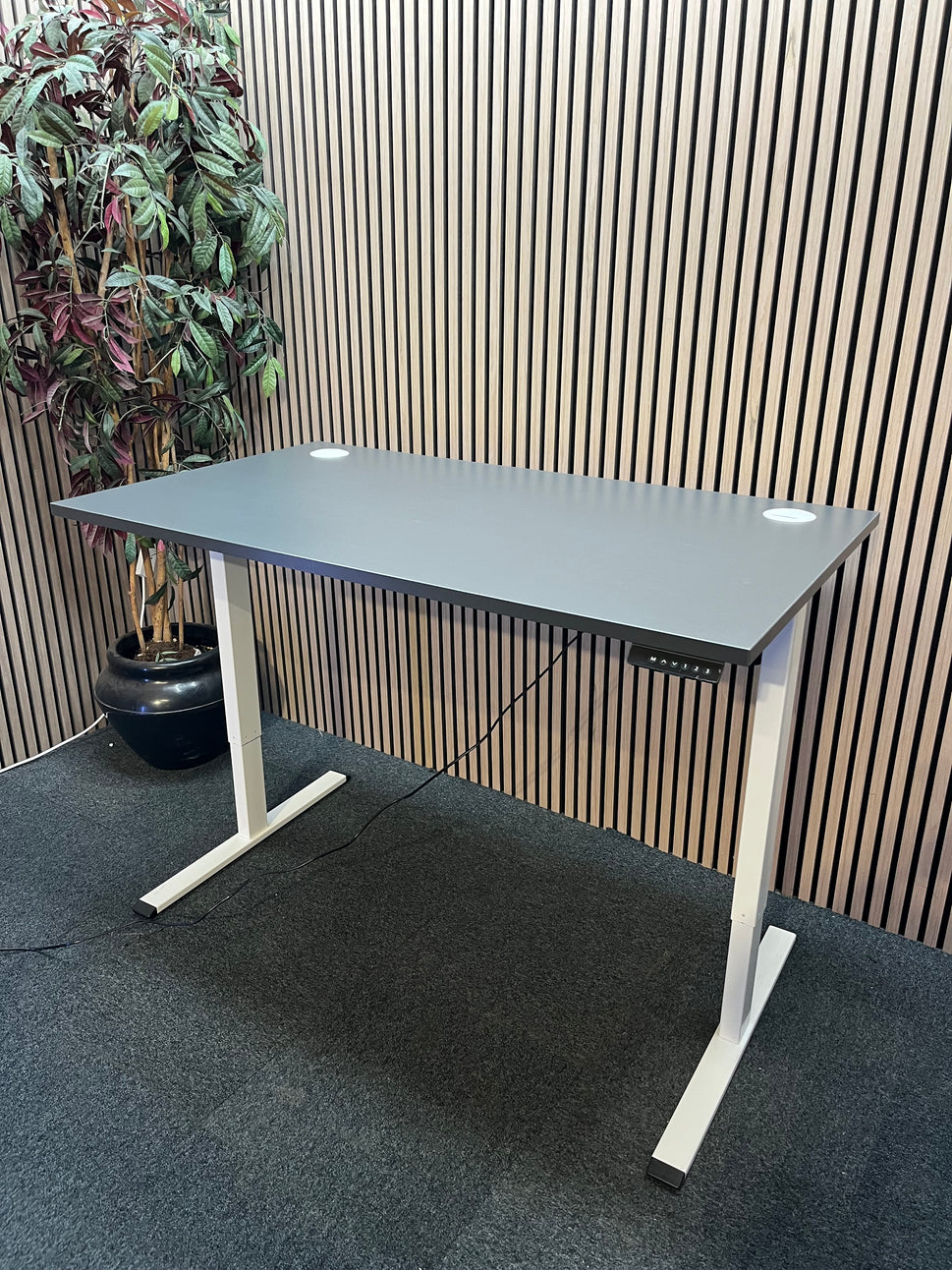 Ex Demo 1400Lx800D Anthracite desk top with white height adjustable dual motor electric frame. Price inc VAT