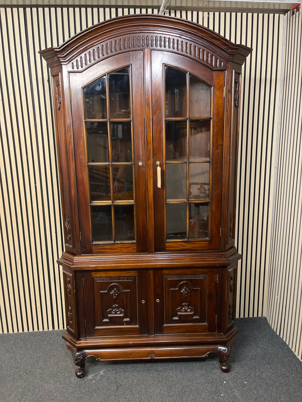 Dark wooden display cabinet curved on top with glass doors (H 200 x W 120 x D 50 cm) 43807