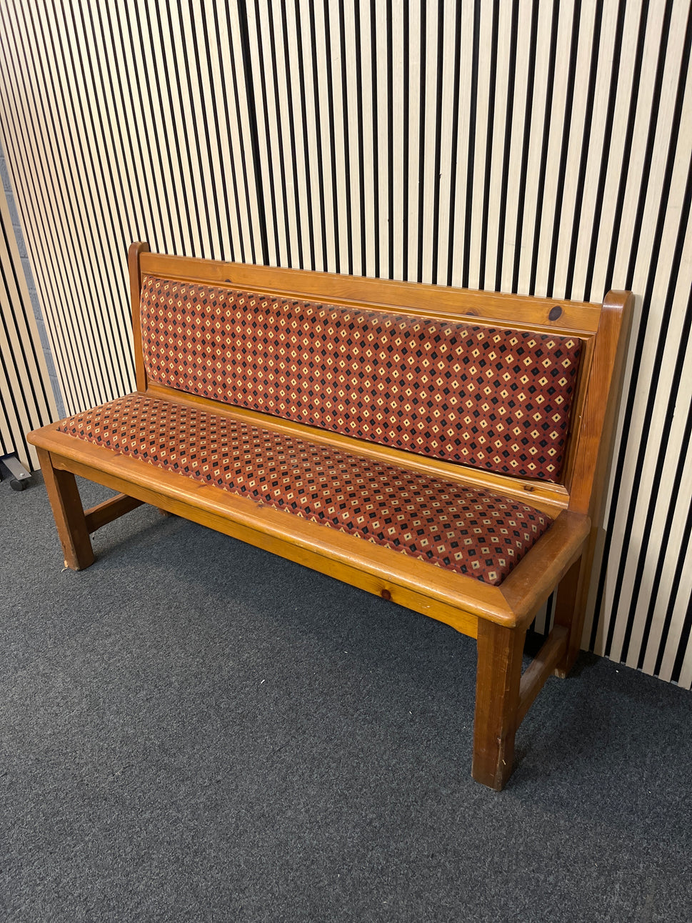 5ft long solid pine framed high back bench seat with mixed fabric seat cushion and back. 91Hx150Lx54D 1425
