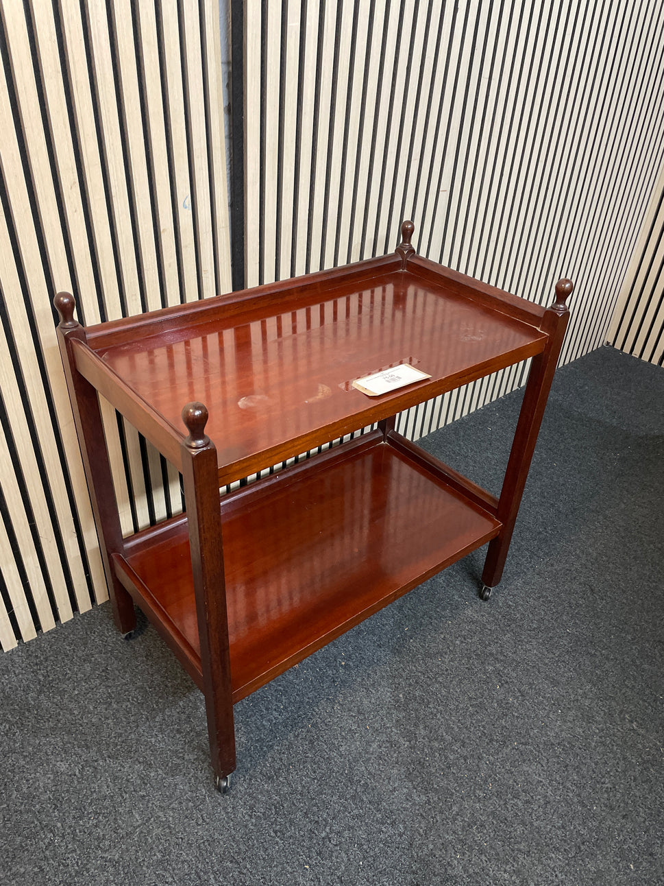 Mahogany tiered drinks trolley on castors (H 75 x W 75 x D 40 cm) 2425