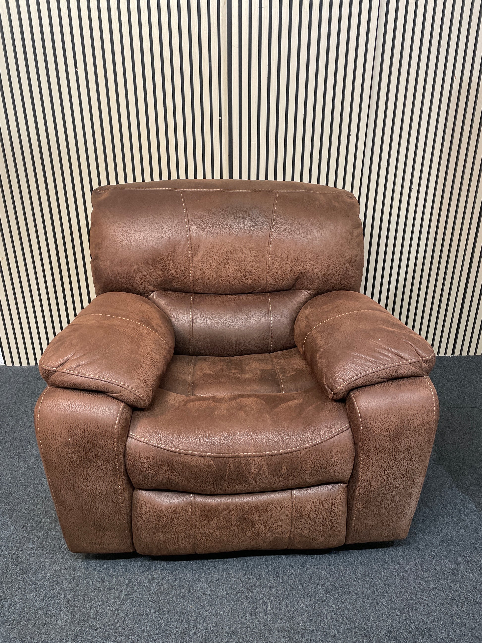 Brown Suede Single Large Recliner Armchair Great Condition 1126