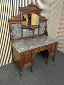 Victorian style wood washstand with marble top and mirror splashback (H 165 x W 123 x D 61 cm) 44570