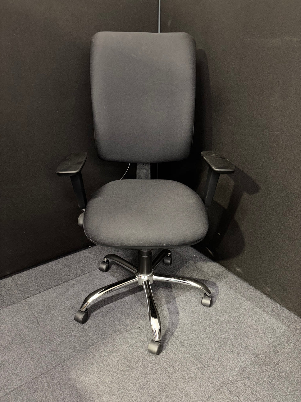 BRAND NEW Senza Ergo, lumbar pump, seatslide, adjustable arms, syncro mech, black fabric
PRICE INC VAT AT 23%
LARGE QTY'S AVAILABLE