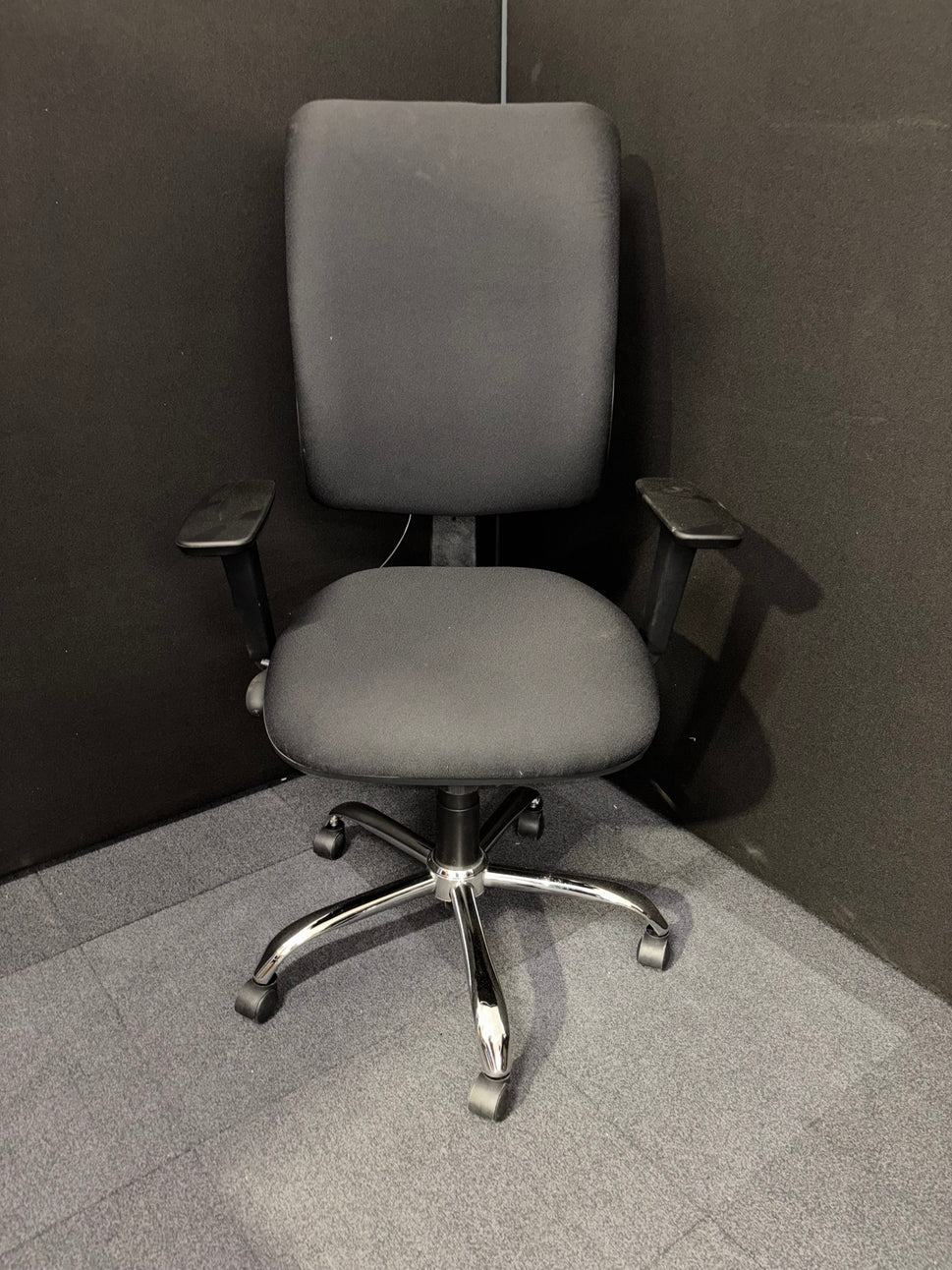 BRAND NEW Senza Ergo, lumbar pump, seatslide, adjustable arms, syncro mech, black fabric
PRICE INC VAT AT 23%
LARGE QTY'S AVAILABLE