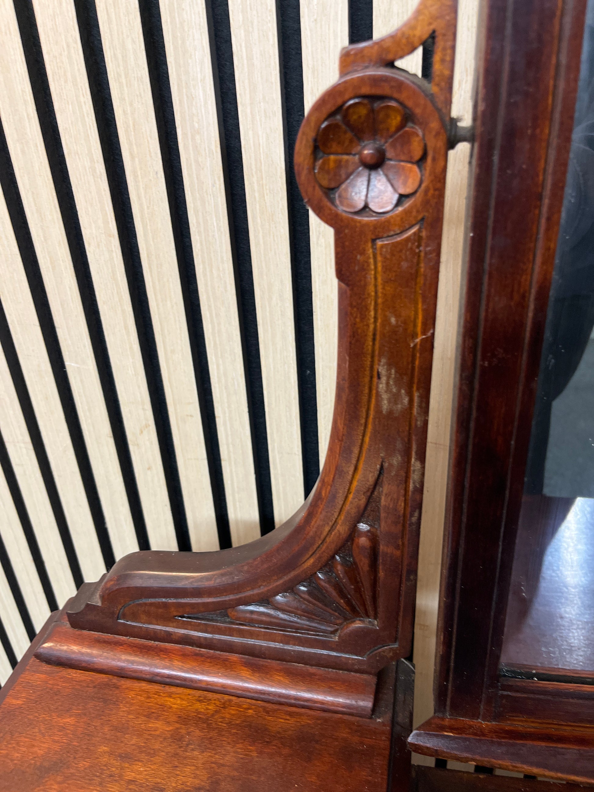 Antique Mahogany 1 drawer ornate dressing table with mirror (H 140 x W 107 x D 56 cm) 3126