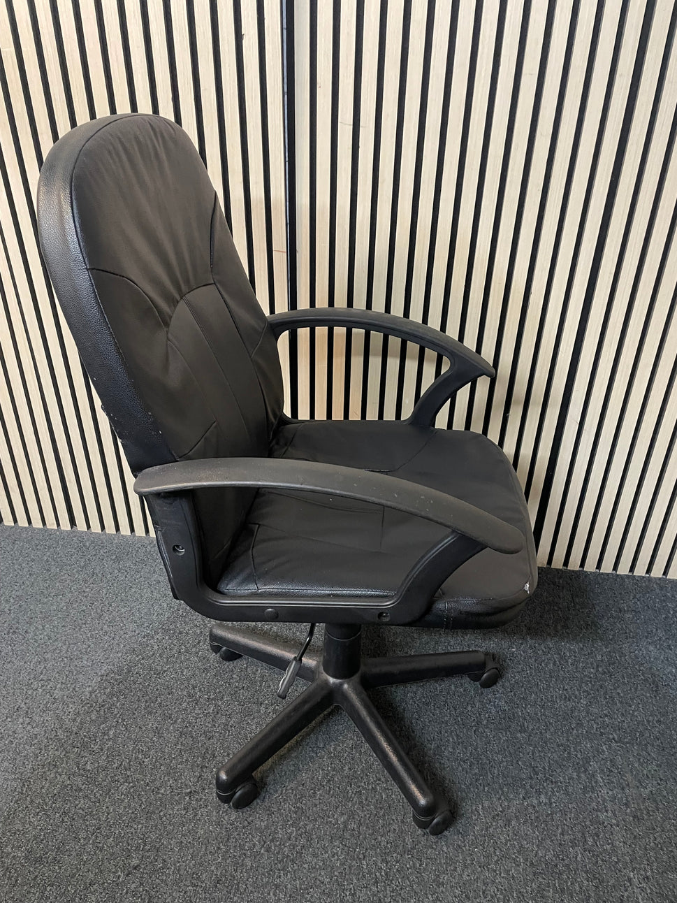 Black PU leatherette fixed arm swivel chair 3425