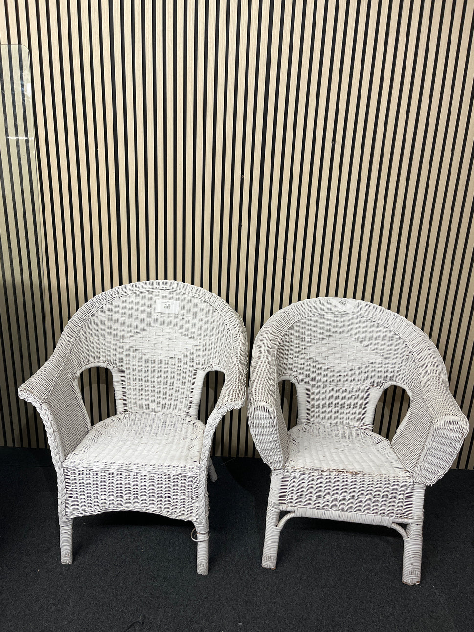 Lloyd loom Wicker arm chair in white 3325