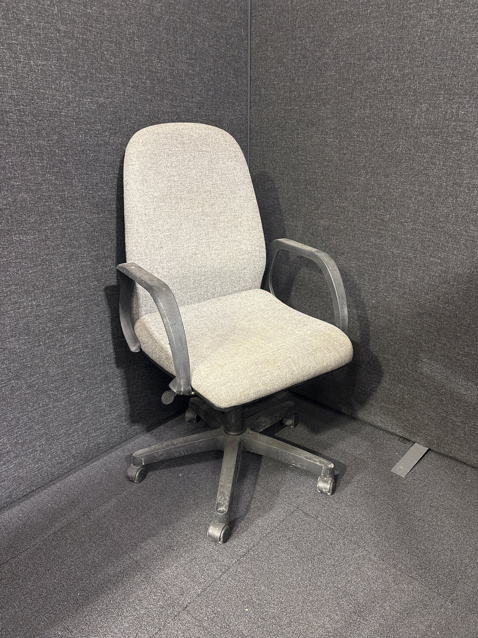 SECONDHAND Grey height adjustable with loop arms swivel chair
