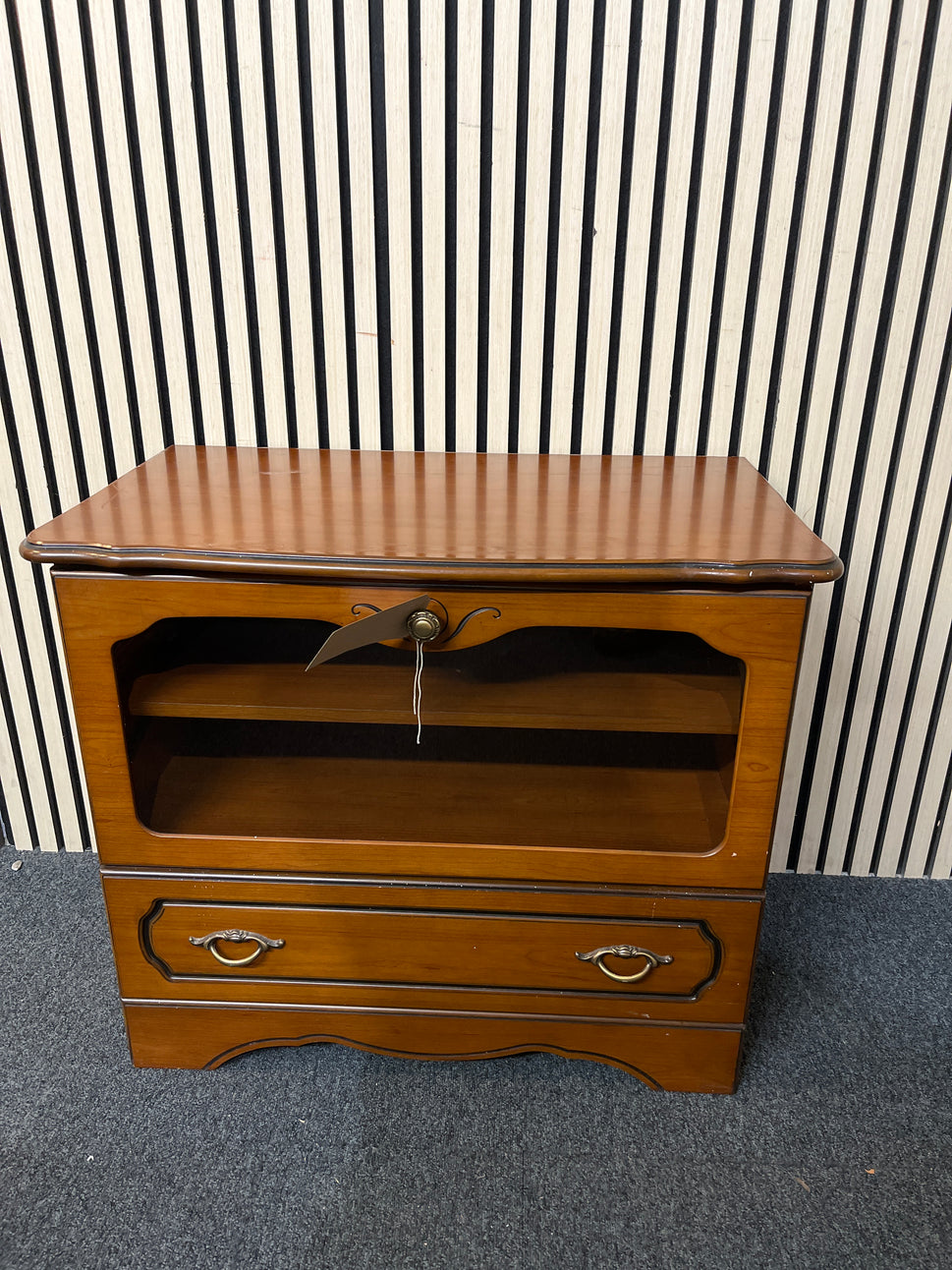 Rossmore mahogany Low tv unit with glass door and base drawer (H 65 x W 75 x D 43 cm) 1126