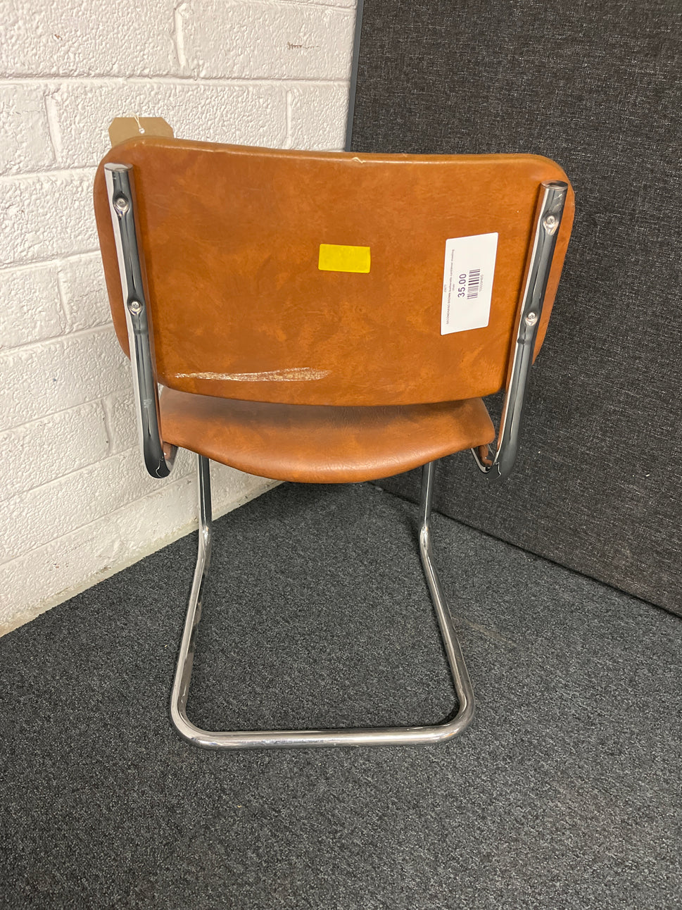 SECONDHAND BROWN leatherette cantilever meeting chair