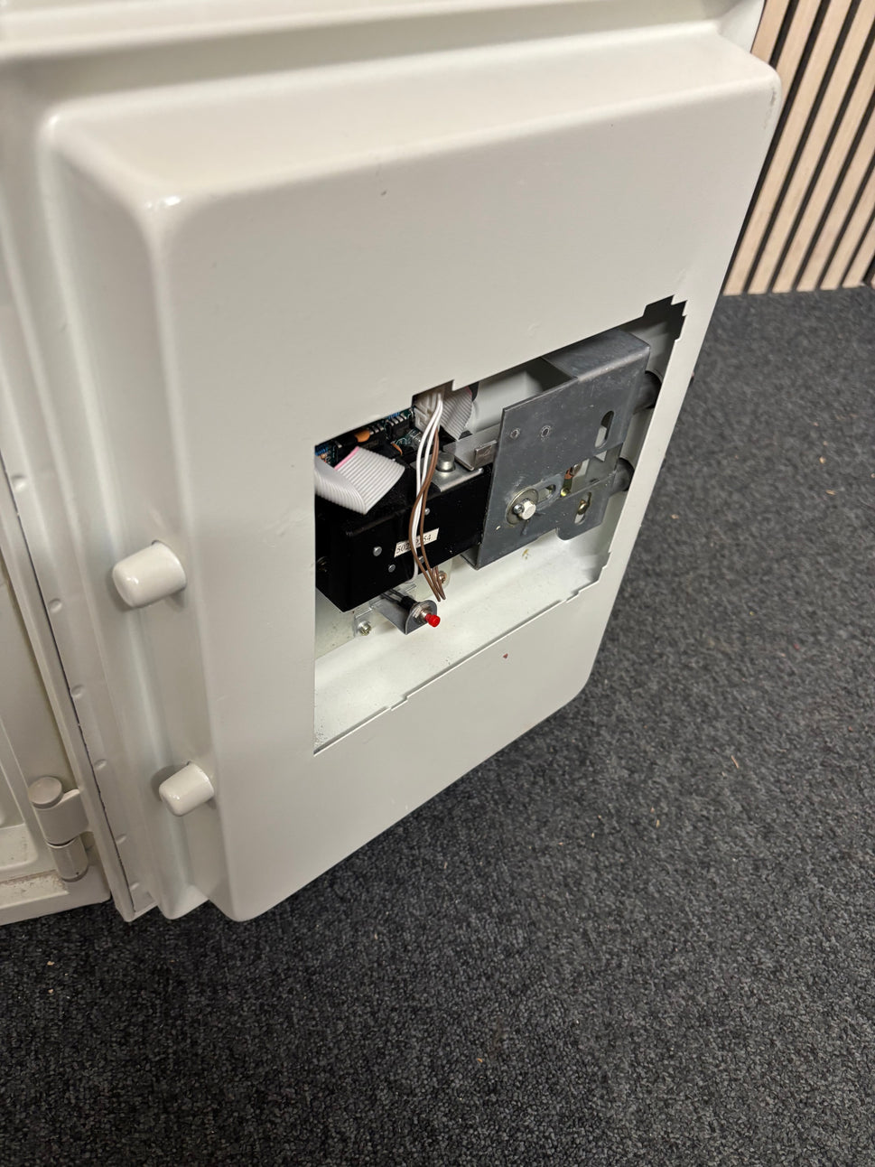 Phoenix fireproof digital safe. Battery operated. No key. Overwrite code. Dims 52Hx40Wx44D