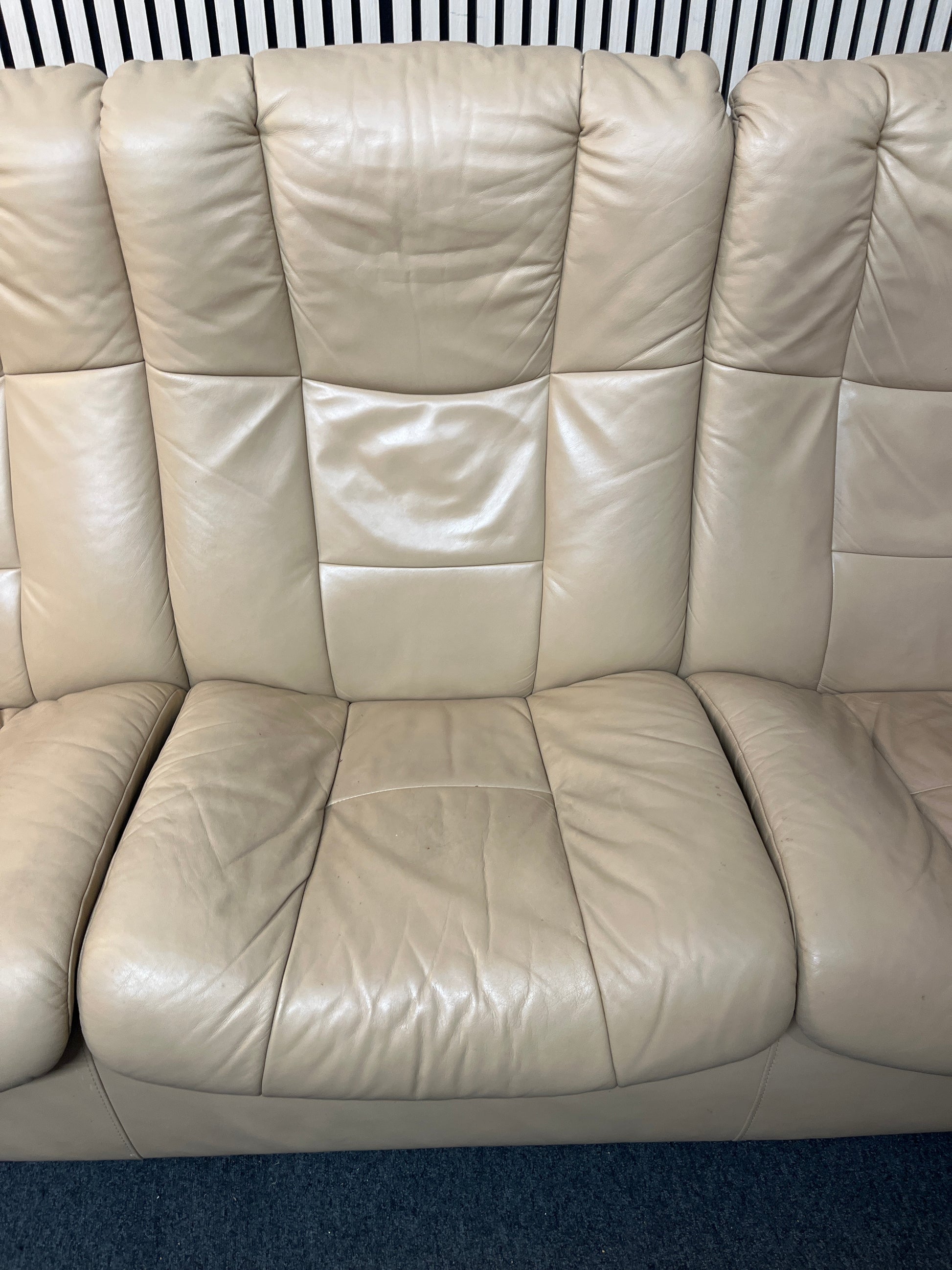 Cream leather 3 seater recliner sofa 3126