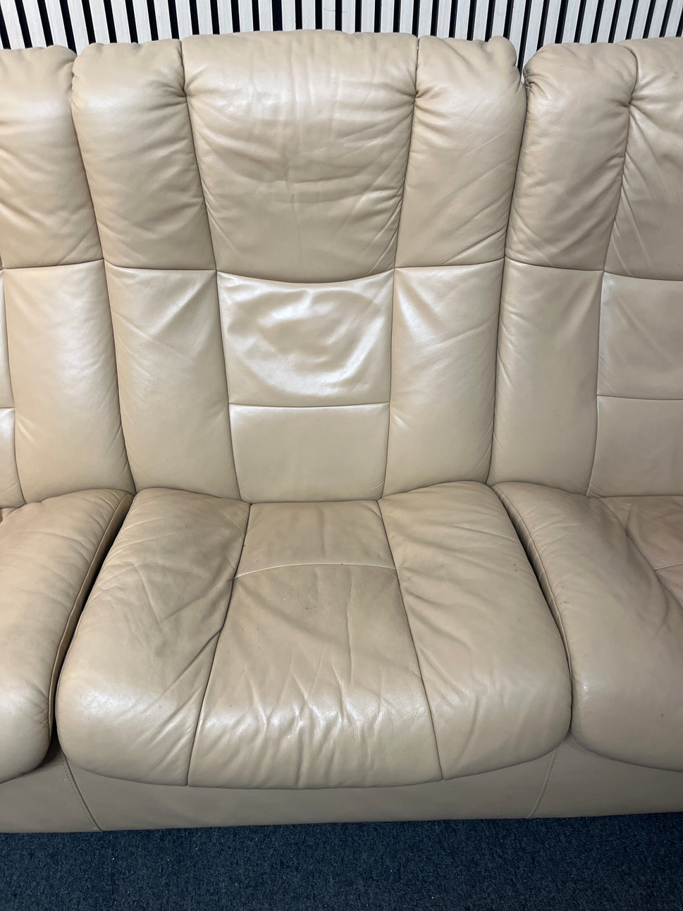 Cream leather 3 seater recliner sofa 3126
