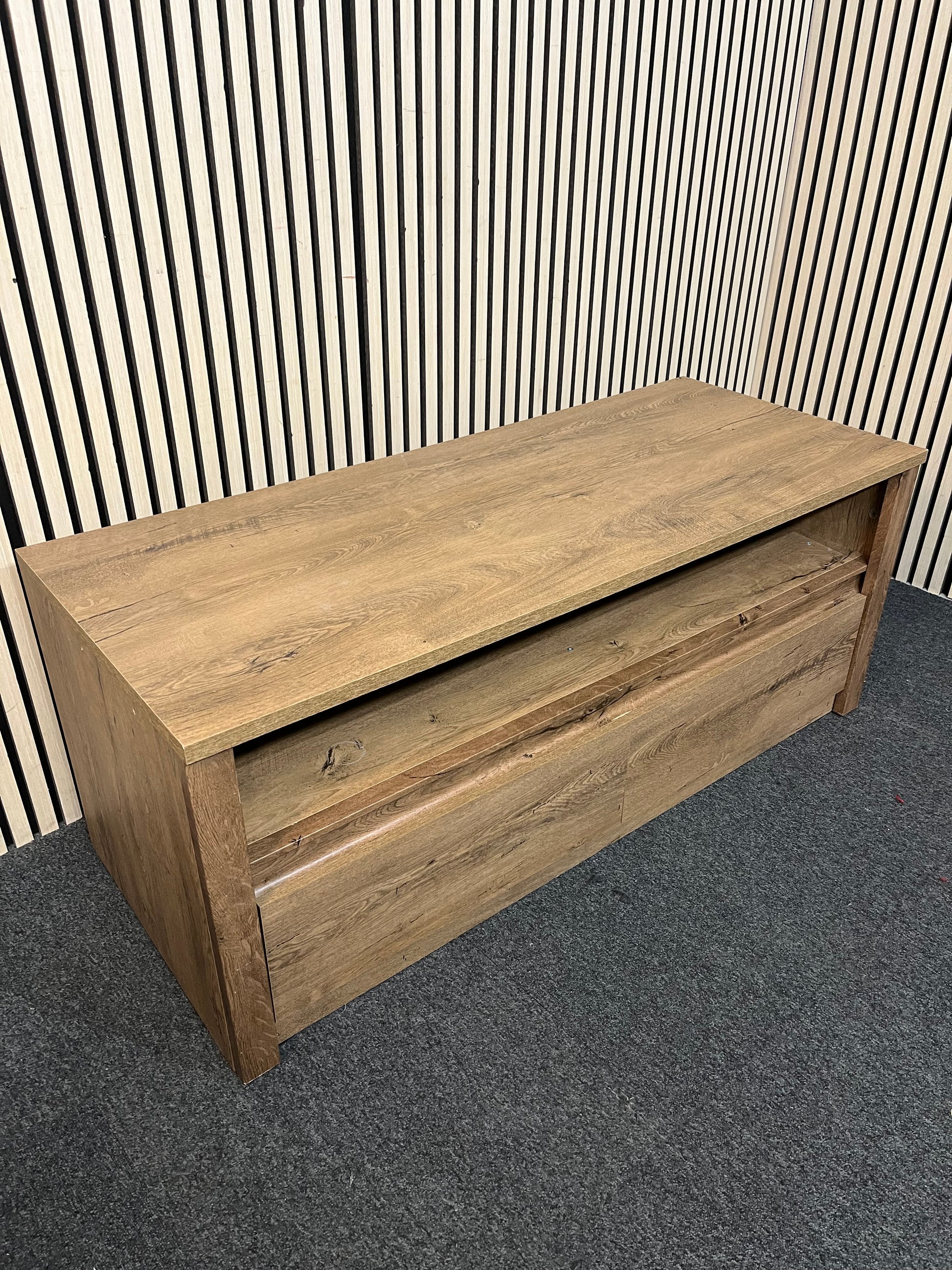 Oak laminate 2 drawer 1 shelf tv unit (H 54 x W 130 x D 53 cm) 3126