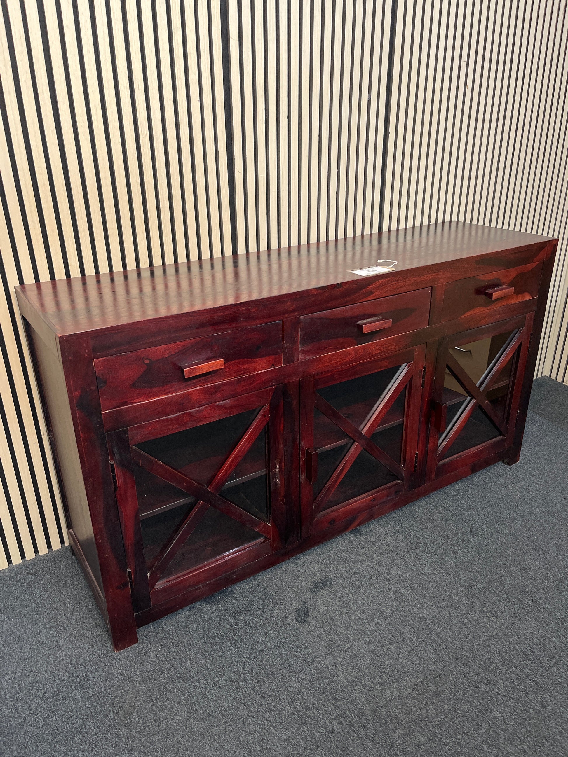 Large stained cherry wood 3 glass door 3 drawer sideboard (H 90 x W 155 x D 46 cm) 43632
