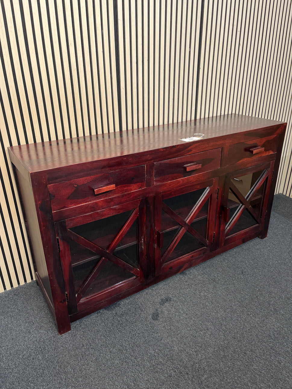Large stained cherry wood 3 glass door 3 drawer sideboard (H 90 x W 155 x D 46 cm) 43632