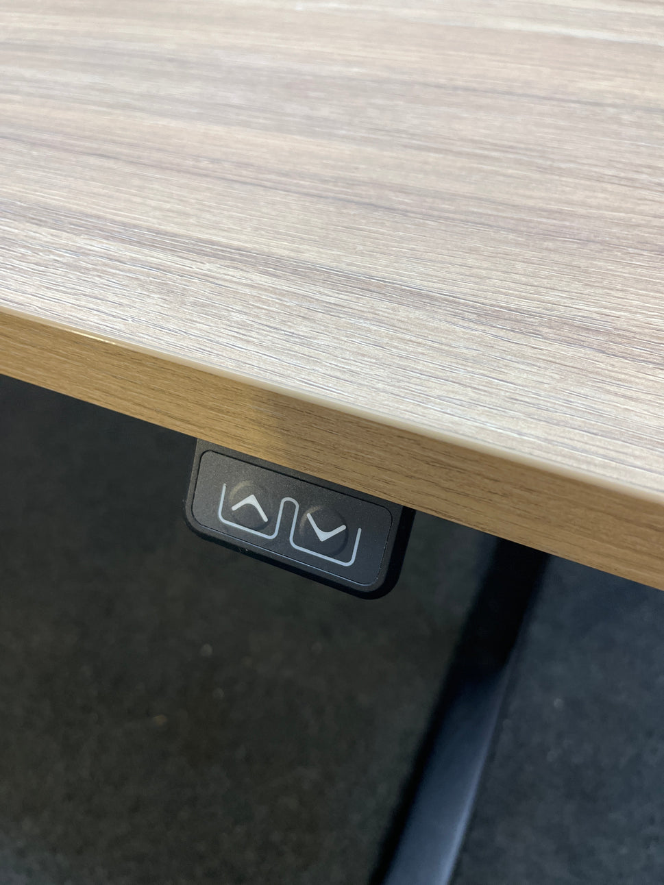 1600L height adjustable oak electric desk