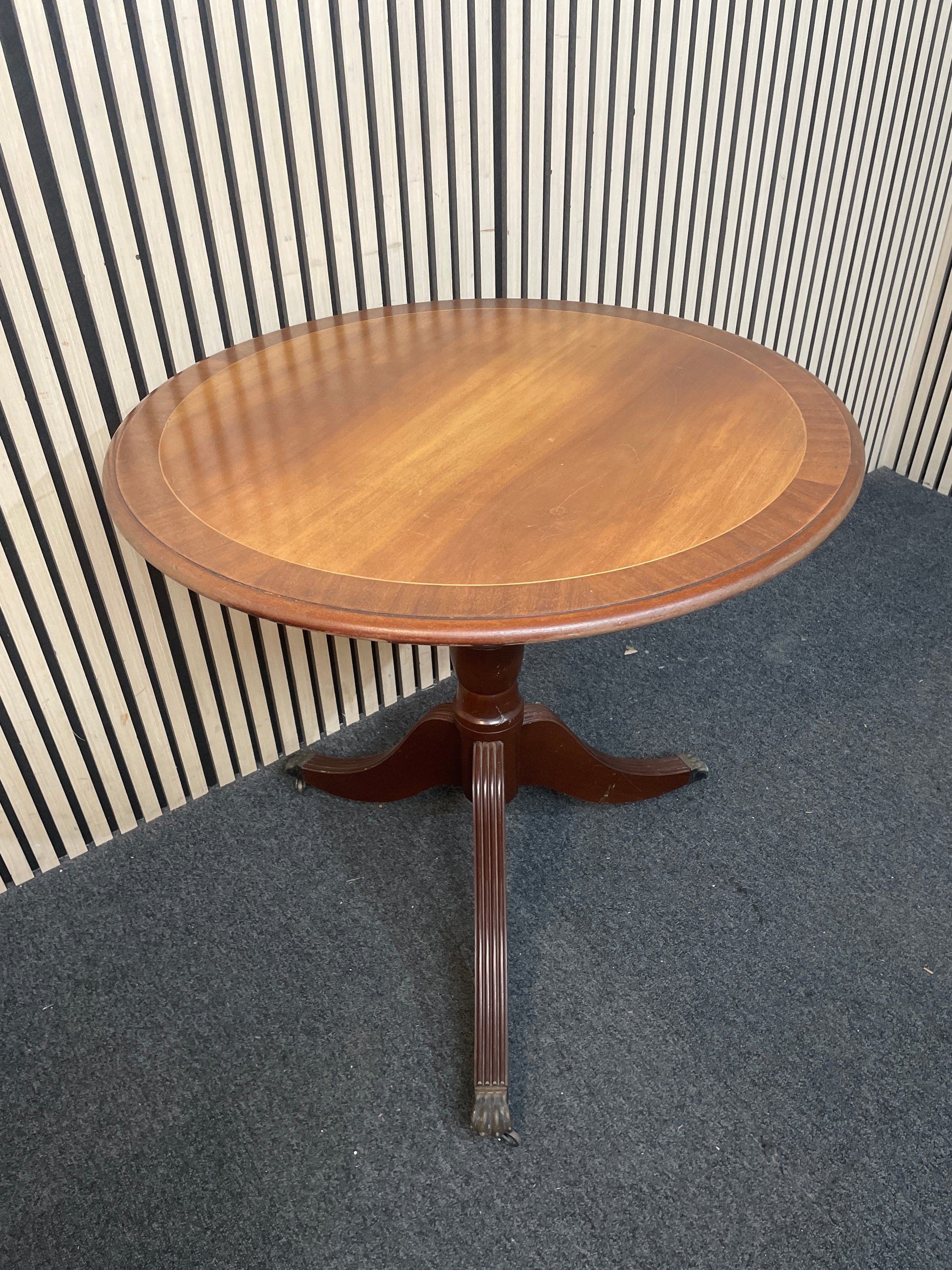 Circular mahogany inlaid side table (H 74 x Diameter 76 cm) 43335