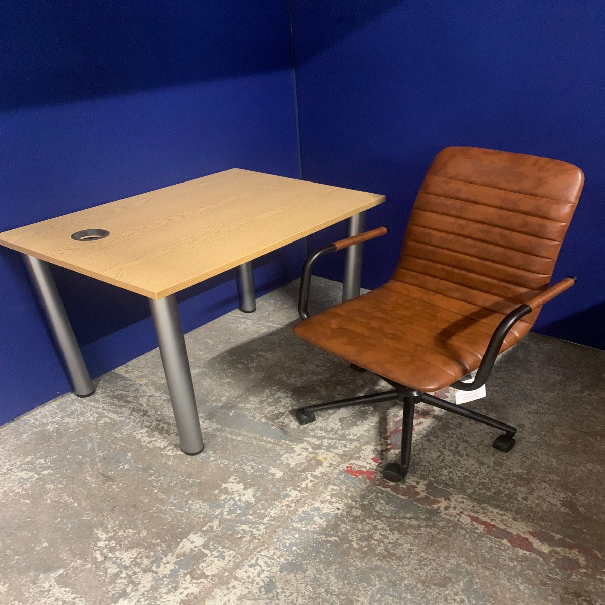BUNDLE DEAL: Beat leather swivel chair and study desk