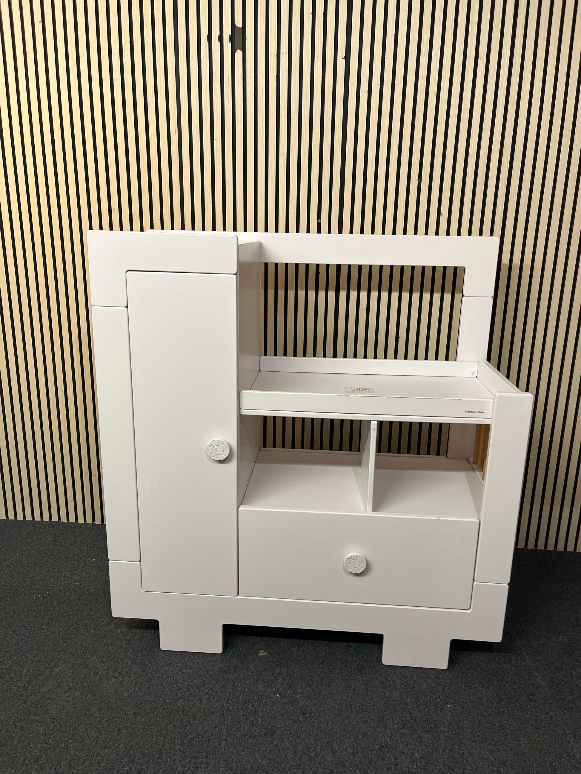 White laminate one drawer one door tiered baby changing unit (H 130 x W 120 x D 53 cm) 1126