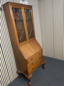 Traditional wooden bureau with glazed display top and three drawers, height 200 cm, width 82 cm, depth 47 cm 44791