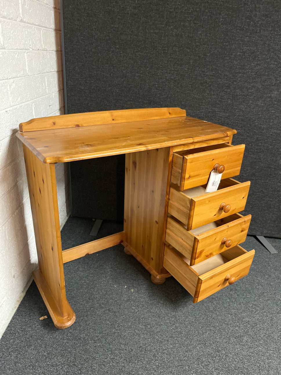 Solid pine bedroom dresser with 4 side drawers and upstand 100Wx41Dx86H 2225