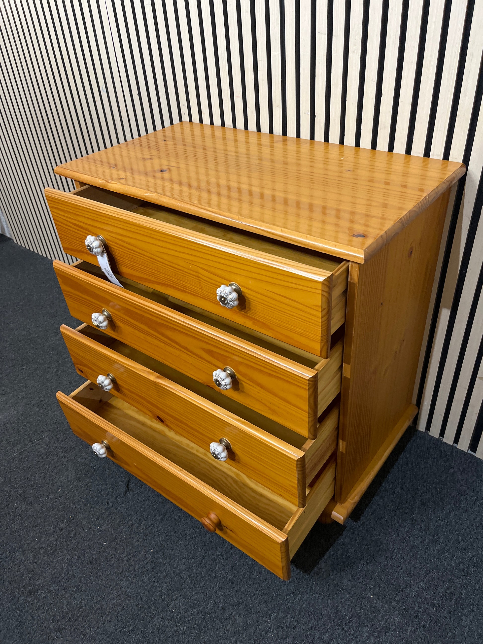 solid pine 4 drawer chest of drawers with ceramic handles (H 79 x W 80 x D 43 cm) 44263